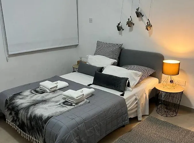 Апартаменти Hestia Downtown *